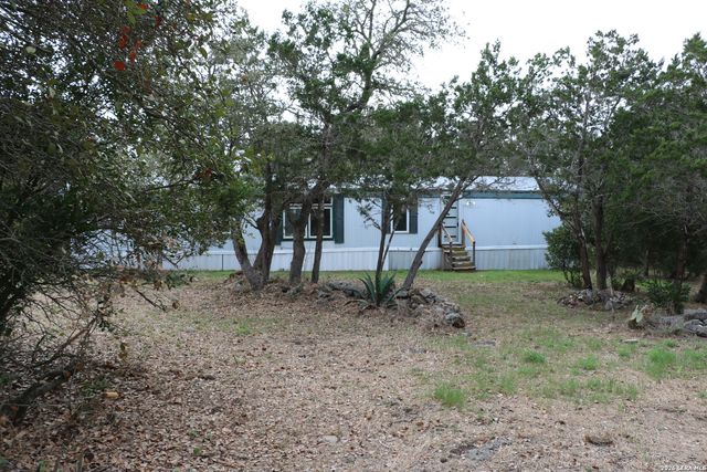 201 County Road 2470, Hondo, TX 78861