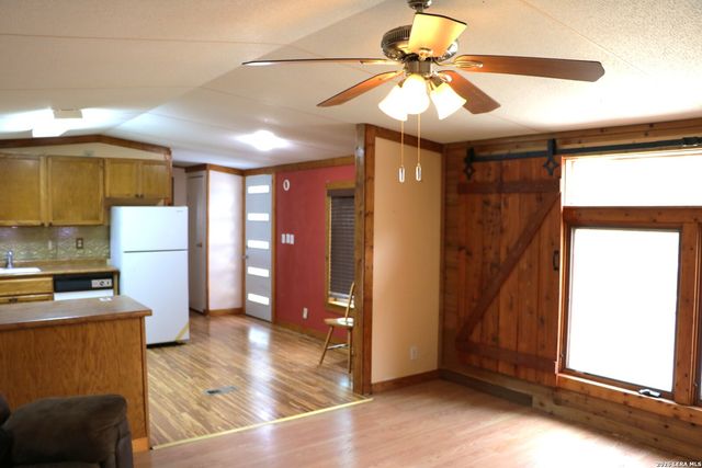 201 County Road 2470, Hondo, TX 78861