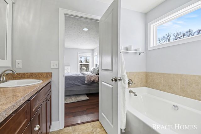 8540 Twin Lakes Drive, Georgetown Twp, MI 49428