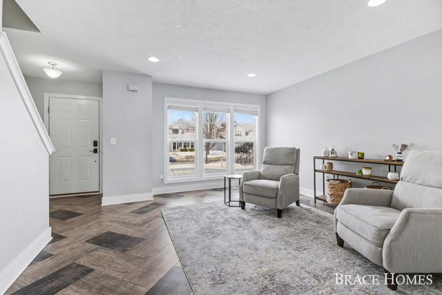 8540 Twin Lakes Drive, Georgetown Twp, MI 49428