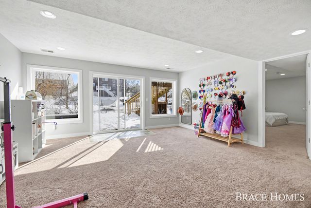 8540 Twin Lakes Drive, Georgetown Twp, MI 49428