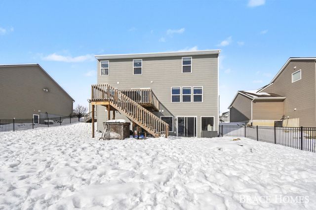 8540 Twin Lakes Drive, Georgetown Twp, MI 49428