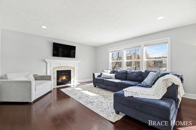 8540 Twin Lakes Drive, Georgetown Twp, MI 49428