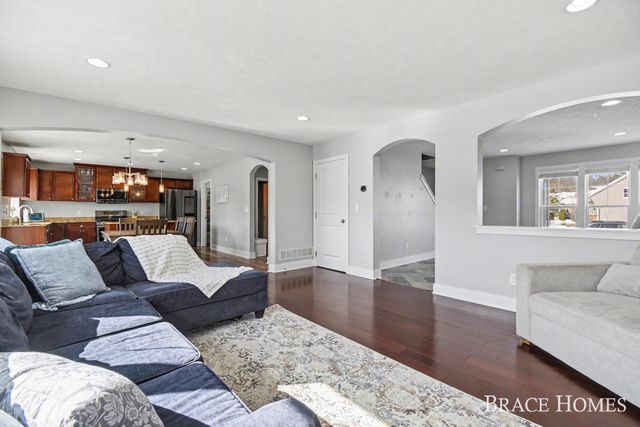 8540 Twin Lakes Drive, Georgetown Twp, MI 49428