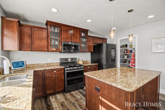 8540 Twin Lakes Drive, Georgetown Twp, MI 49428