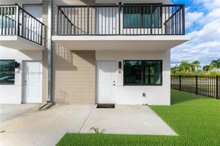 155 NW 160TH ST TH 2, North Miami Beach, FL 33169