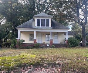 1517 Tucker Street, Greensboro, NC 27405