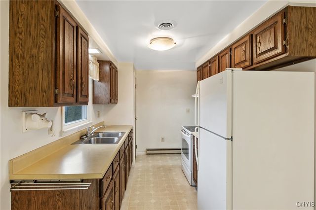 106 Willowcrest Drive, Elbridge, NY 13060