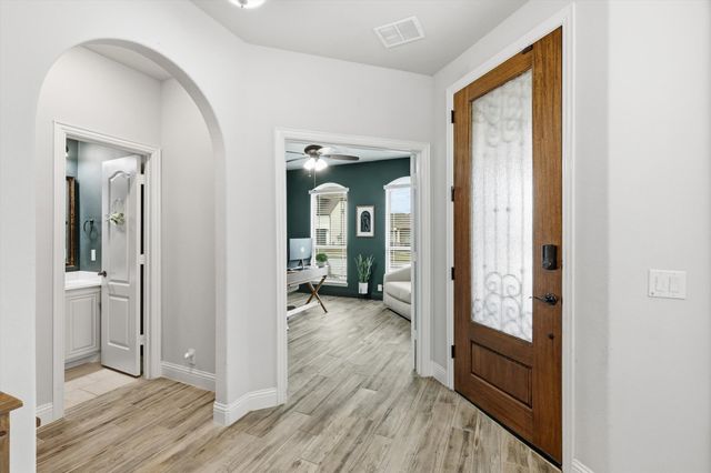 924 Timber Ridge Drive, Justin, TX 76247