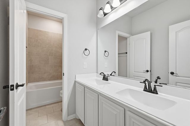 924 Timber Ridge Drive, Justin, TX 76247