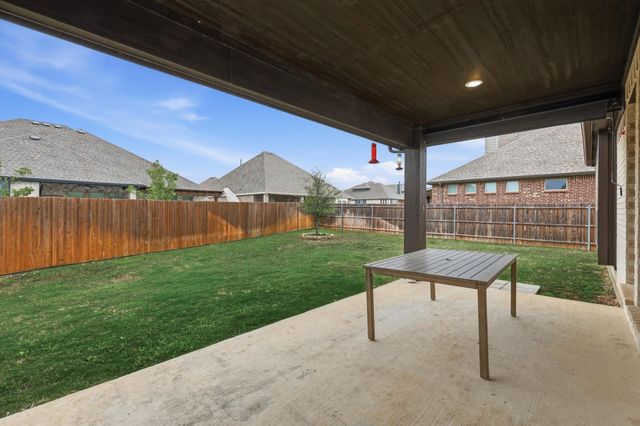 924 Timber Ridge Drive, Justin, TX 76247