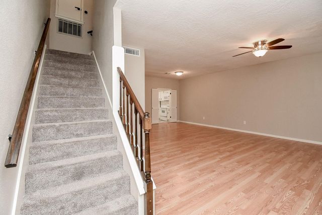 800 Country Place Drive 502, Houston, TX 77079