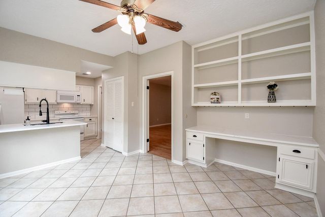 800 Country Place Drive 502, Houston, TX 77079