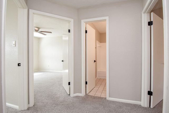 800 Country Place Drive 502, Houston, TX 77079
