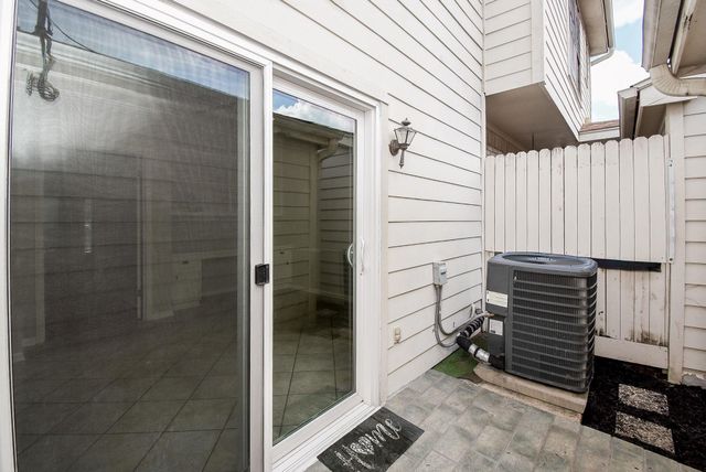 800 Country Place Drive 502, Houston, TX 77079