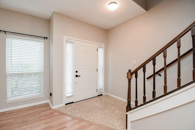 800 Country Place Drive 502, Houston, TX 77079