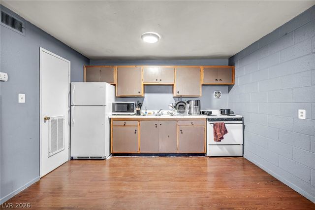 3718 Hazelwood Street 7, Las Vegas, NV 89119