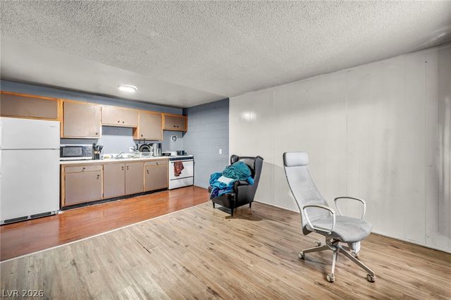 3718 Hazelwood Street 7, Las Vegas, NV 89119
