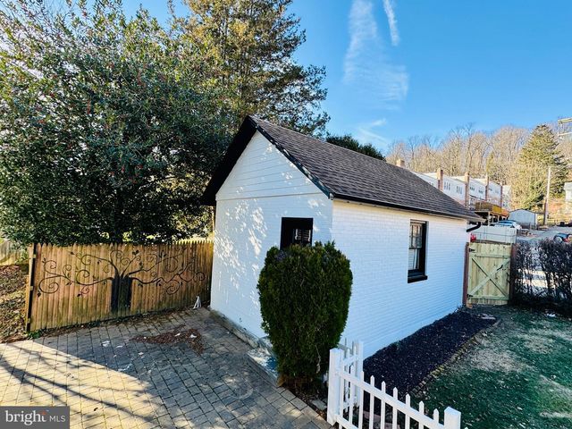 604 CARSONIA AVE, Reading, PA 19606