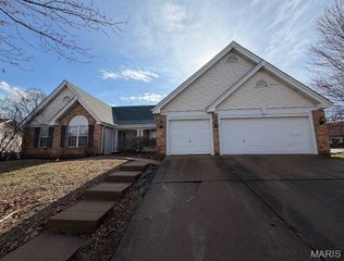 12948 Broadridge Lane, Florissant, MO 63033