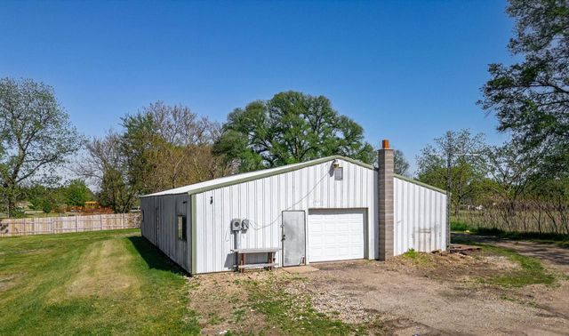972 E Philhower Road, Beloit, WI 53511