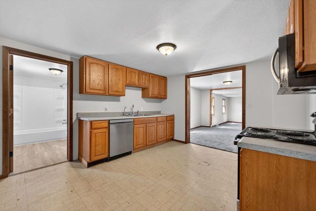 972 E Philhower Road, Beloit, WI 53511