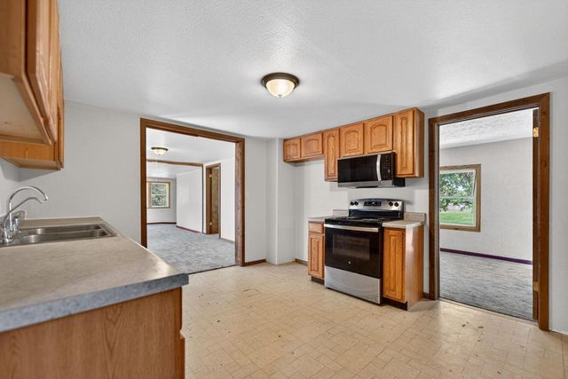 972 E Philhower Road, Beloit, WI 53511