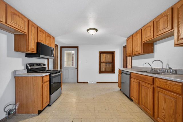 972 E Philhower Road, Beloit, WI 53511