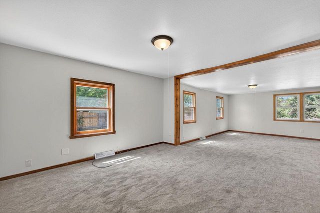 972 E Philhower Road, Beloit, WI 53511