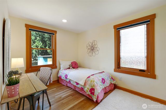 11527 39th Avenue NE, Seattle, WA 98125