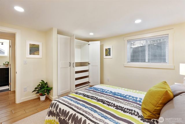 11527 39th Avenue NE, Seattle, WA 98125