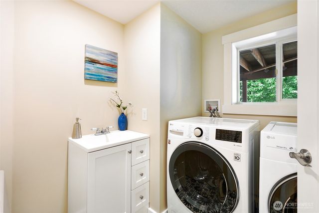 11527 39th Avenue NE, Seattle, WA 98125