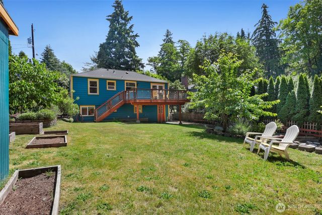 11527 39th Avenue NE, Seattle, WA 98125