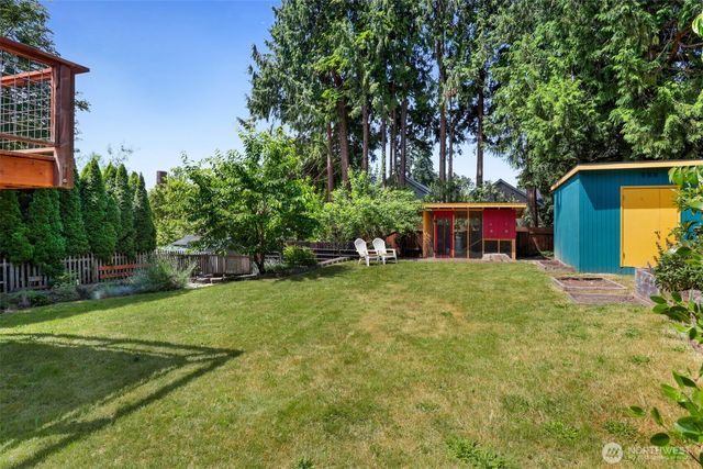 11527 39th Avenue NE, Seattle, WA 98125