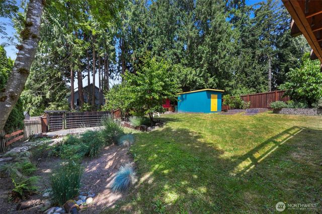 11527 39th Avenue NE, Seattle, WA 98125