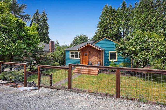 11527 39th Avenue NE, Seattle, WA 98125