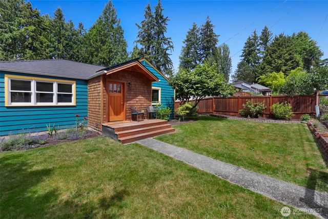 11527 39th Avenue NE, Seattle, WA 98125