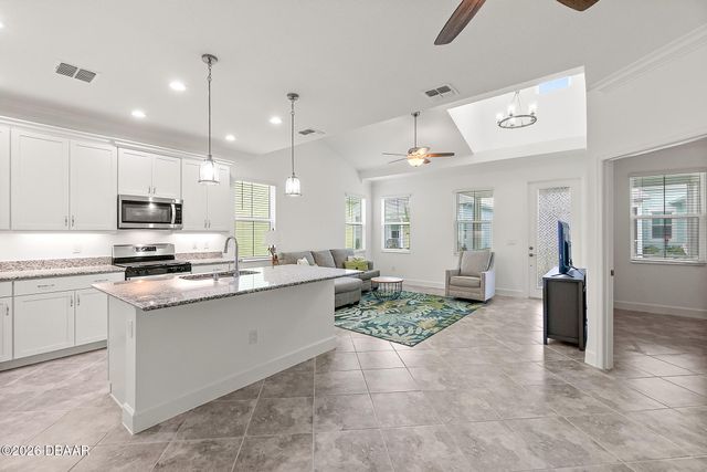 284 Pop Top Lane, Daytona Beach, FL 32124