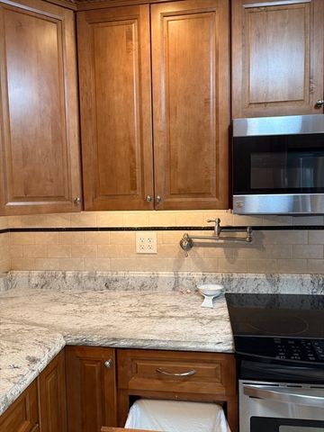 2 Summit Dr. 41, Reading, MA 01867