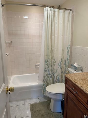 2 Summit Dr. 41, Reading, MA 01867