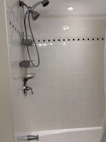 2 Summit Dr. 41, Reading, MA 01867