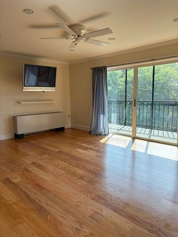2 Summit Dr. 41, Reading, MA 01867