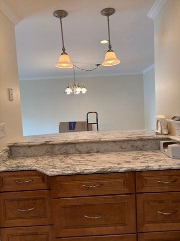 2 Summit Dr. 41, Reading, MA 01867