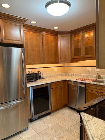 2 Summit Dr. 41, Reading, MA 01867