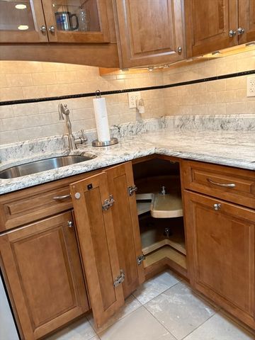 2 Summit Dr. 41, Reading, MA 01867