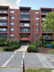 2 Summit Dr. 41, Reading, MA 01867