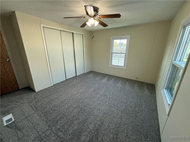 8 Holly Lane, Cheektowaga, NY 14227