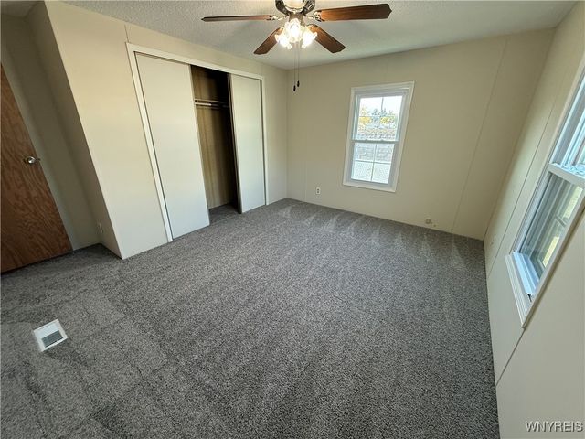 8 Holly Lane, Cheektowaga, NY 14227