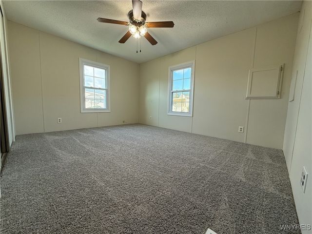 8 Holly Lane, Cheektowaga, NY 14227