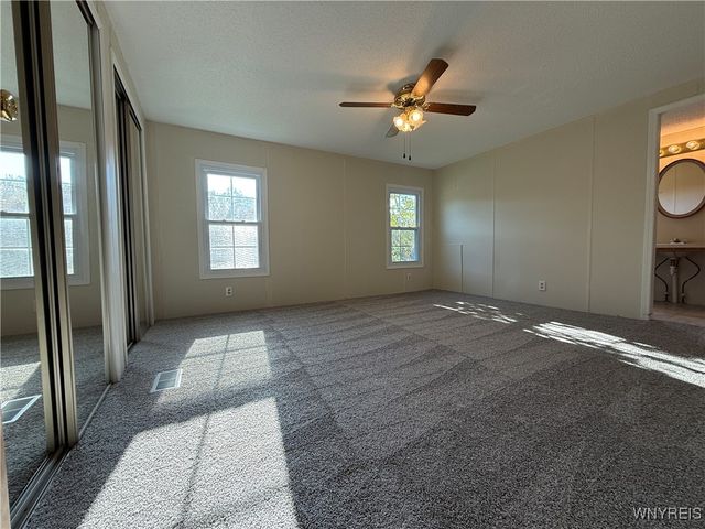 8 Holly Lane, Cheektowaga, NY 14227